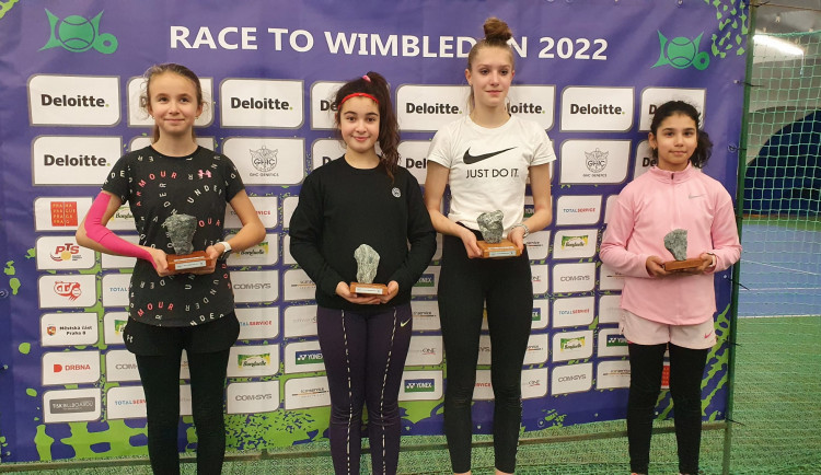 size3-16445815678126-241-serie-turnaju-mladych-tenisovych-nadeji-race-to-wimbledon-je-ve-sve-polovine