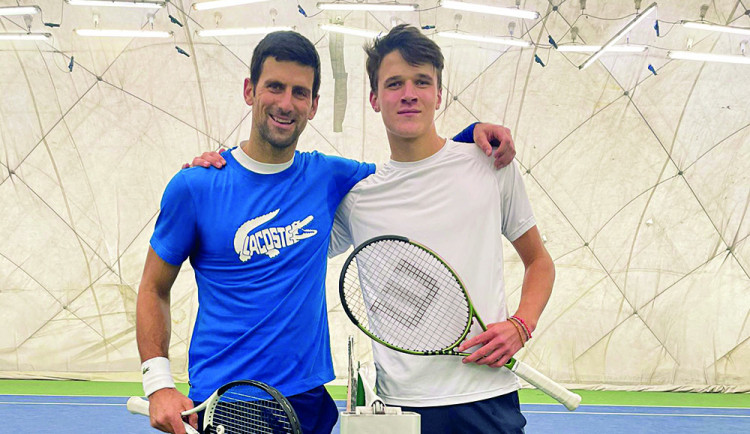 Pohádková odměna za výkon v Austrálii: prostějovský talent Menšík strávil týden s Novakem Djokovičem