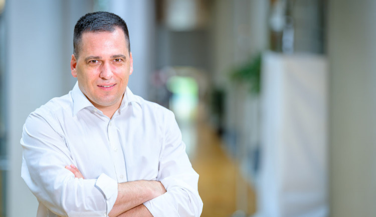 size3-16446862926683-139-europoslanec-zdechovsky-proc-bbc-odstranuje-casti-starych-poradu