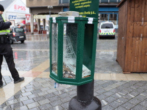 Peníze z vánoční sbírky v centru Přerova ukradl mladistvý chlapec. Na svědomí má i další vloupání