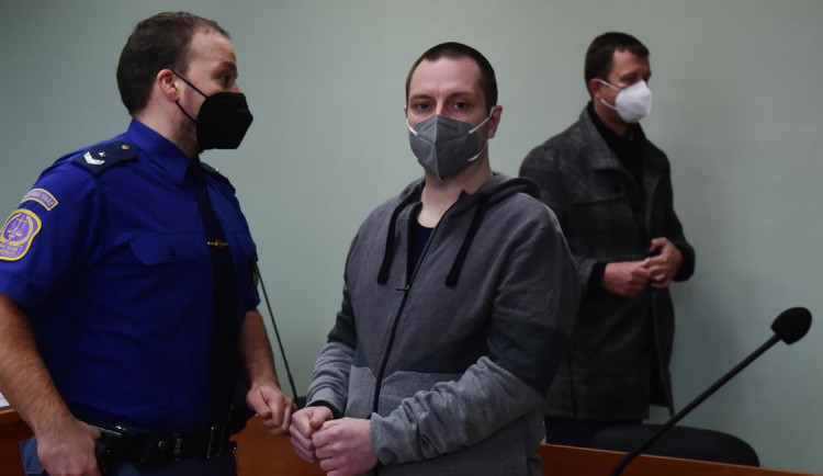 Muž, který dal bombu na auto majitele sportovního obchodu v Přerově, dostal pět let