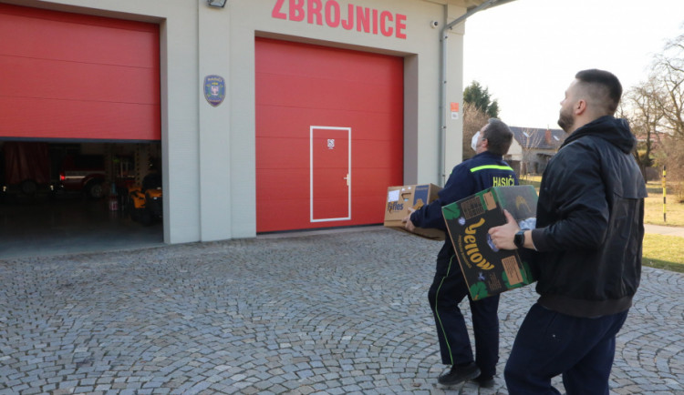 Sbírky organizované městem Olomouc probíhají v hasičských zbrojnicích v Černovíře a Chválkovicích