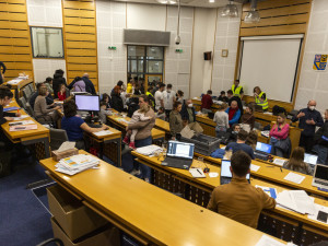 Krajské centrum už pomohlo stovkám uprchlíků. Nyní se přestěhuje do Hanáckých kasáren
