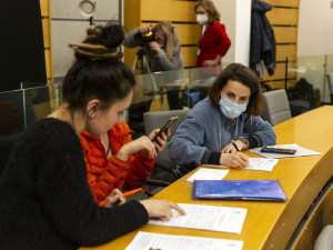 Krajské centrum už pomohlo stovkám uprchlíků. Nyní se přestěhuje do Hanáckých kasáren