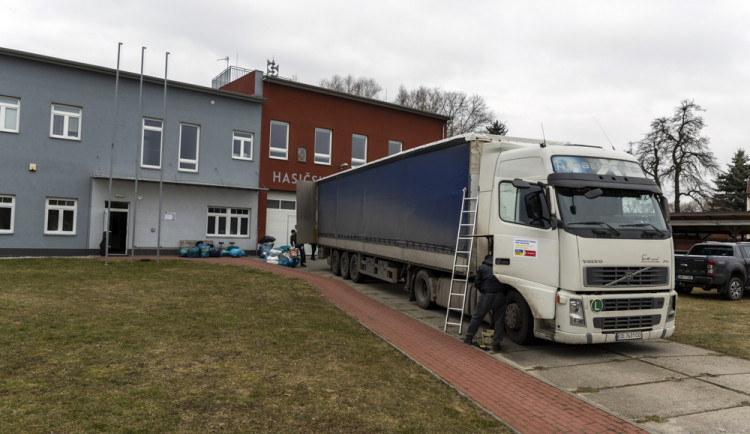 Kamion s humanitární pomocí zamíří z Olomouce na západ Ukrajiny