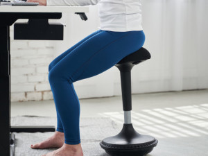 Pět dobrých důvodů, proč byste si měli pořídit polohovatelný stůl