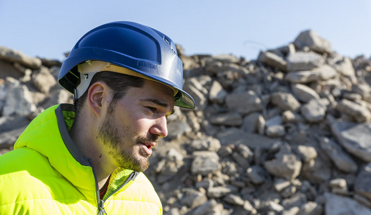 Matěj Smětal ze společnosti Smětal a Silack na staveništi v Olomouci