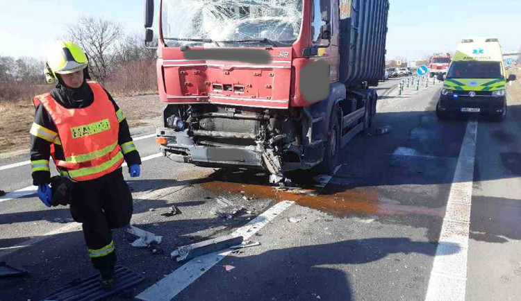 Nehoda u Velkého Týnce obousměrně zablokovala tah na Přerov