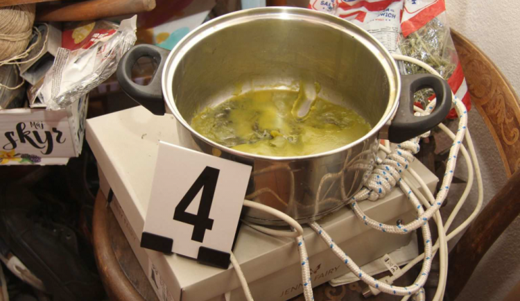 Policisté provedli hned po zadržení muže domovní prohlídku v místě jeho bydliště