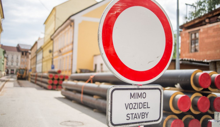 Uzavírky v Šumperku budou znepříjemňovat život řidičům. Některé potrvají až do srpna