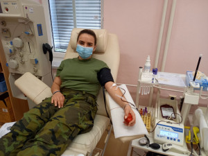 Budoucí vojačky a vojáci již podruhé přijeli do Šumperka darovat krev