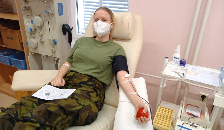 Darovat nejcennější tekutinu se rozhodlo 41 studentů