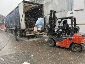 Na Ukrajinu dorazila pomoc z Olomouce. Kromě dek a potravin město poslalo i dron