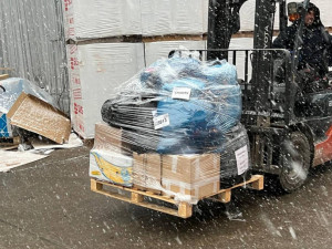 Na Ukrajinu dorazila pomoc z Olomouce. Kromě dek a potravin město poslalo i dron