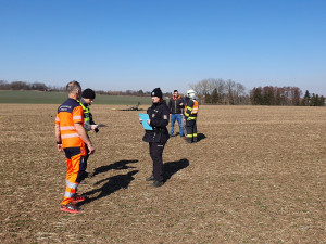 Na pole u Olomouce se zřítil ultralehký vrtulník, pilot havárii nepřežil