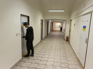 Centrum pro uprchlíky v Olomouci už odbavilo dva tisíce lidí. Kraj pomáhá i středním Čechám