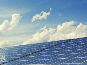 Solar Global staví u Kojetína největší solární elektrárnu v České republice