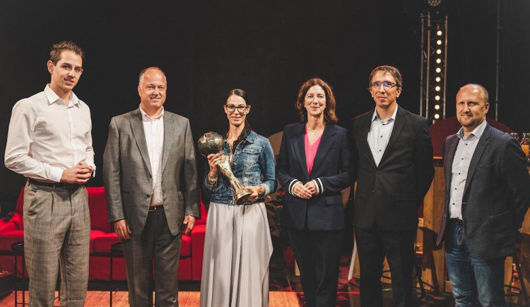 size3-16478970316619-139-hledani-nejlepsich-ekologickych-napadu-neustava-nominace-projektu-eon-energy-globe-vrcholi