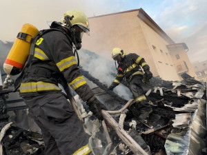Za požár domu v centru Olomouce může nedbalost při manipulaci s ohněm. Škoda je osm milionů