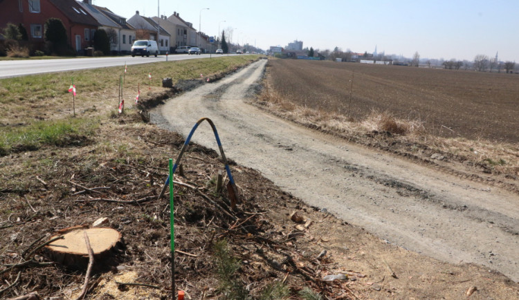 Stavba cyklostezky ve Chválkovické ulici v Olomouci