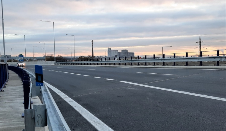 Rekonstrukce na sedm měsíců omezí provoz na dálnici v Prostějově. Náklady překročí půl miliardy