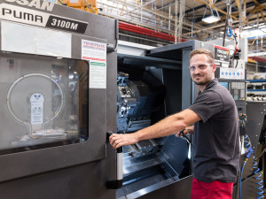 Honeywell hledá více než 100 nových zaměstnanců. Naučí je špičkovou leteckou strojařinu a nabízí nadstandardní benefity