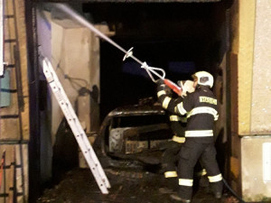 Mohutný požár v Držovicích způsobil zřejmě obyvatel domu. Objekt zapálil a pak spáchal sebevraždu