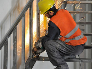 Stavebním firmám se v Česku stále daří, během února začaly se stavbou téměř 3 700 bytů