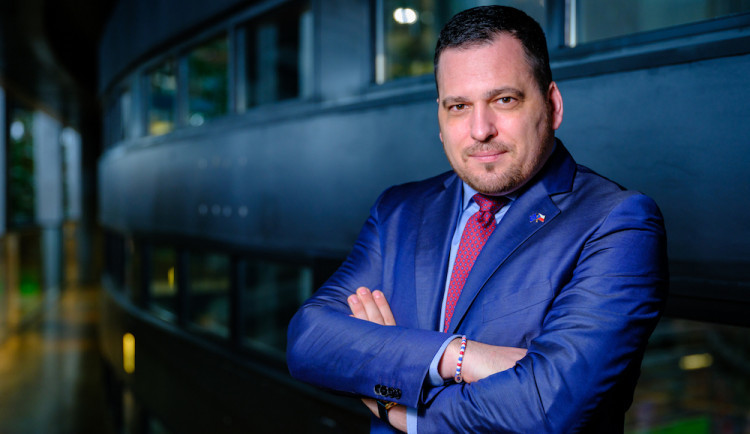 size3-1648295824024-139-22-02-16-zdechovsky-portrait-62