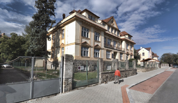 Firma nabídla městu dům za 32 milionů korun. Jindřichův Hradec pro něj ale nemá využití