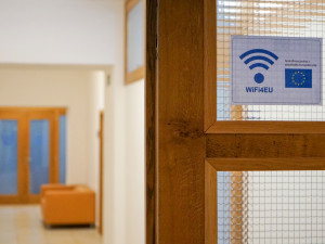 Na frekventovaných místech v Zábřehu začal fungovat bezplatný internet