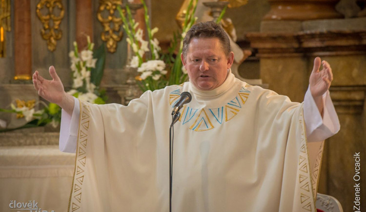 Olomoucká arcidiecéze truchlí. Na věčnost odešel charismatický farář Josef Červenka