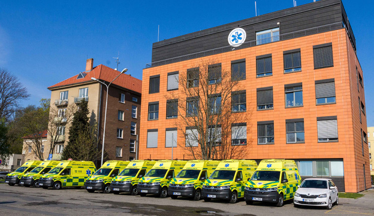 Předání nových sanitek v Olomouci