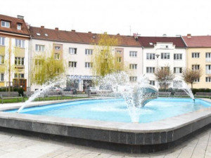 VIDEO: K životu se probudil vodopád v Bezručových sadech i Arionova kašna