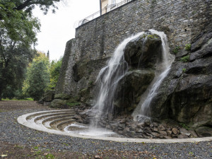 VIDEO: K životu se probudil vodopád v Bezručových sadech i Arionova kašna
