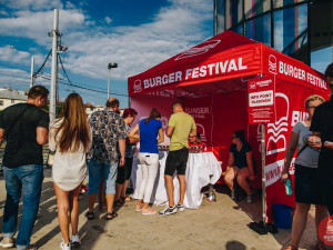 Chuť na burgery roste. Letošní Burger Street Festival hlásí rekordní účast
