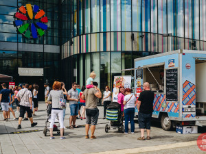 Chuť na burgery roste. Letošní Burger Street Festival hlásí rekordní účast