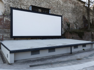 Dojem je velkolepý, těší obnova letního kina jeho provozovatelku. O areál se stará od devatenácti