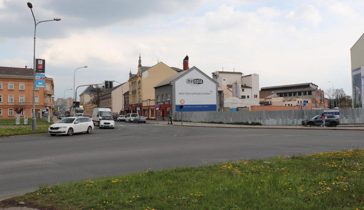 Frekventované křížení ulic Kojetínská – Komenského a Velké Novosady čeká do konce července omezení