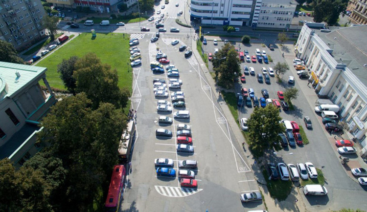 Za čtyřicet a už od osmi hodin ráno. V Olomouci už platí vyšší sazba za parkování