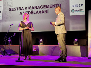 Rekordní počet hlasů pro sestru z olomoucké fakultní nemocnice. Dagmar Hetclová uspěla v prestižní soutěži