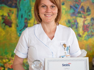 Rekordní počet hlasů pro sestru z olomoucké fakultní nemocnice. Dagmar Hetclová uspěla v prestižní soutěži