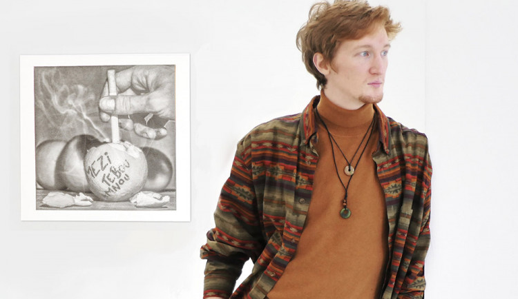 S úspěchem proti proudu. Olomoucký spisovatel Marek Hnila vyprodal novou knihu a chystá divadelní hru