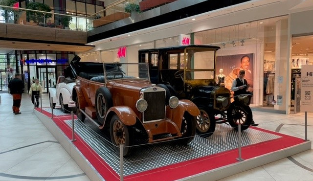 Historické skvosty i luxusní novinky ze světa aut a motocyklů zaparkují v Šantovce