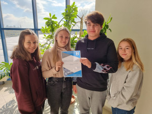 Studenti hejčínského gymnázia už pět let zkouší podnikat. Vydělané peníze dávají na charitu