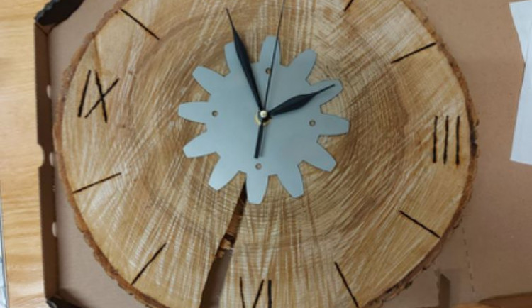 Studenti hejčínského gymnázia už pět let zkouší podnikat. Vydělané peníze dávají na charitu