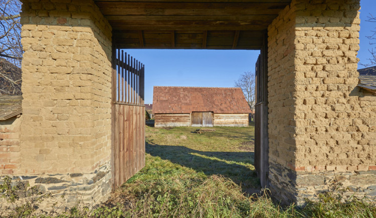 Od 28. května budou návštěvníci Hanáckého muzea v přírodě zkoumat také unikátní stodolu starou takřka 500 let