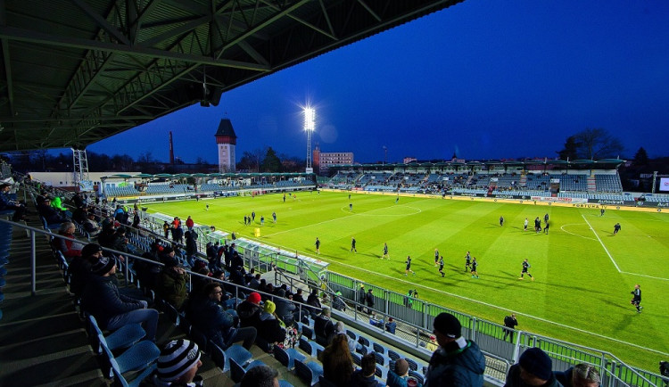 Jak se změní kádr Dynama? Klub čeká na stopera, okolo záložníka krouží Plzeň a Slavia