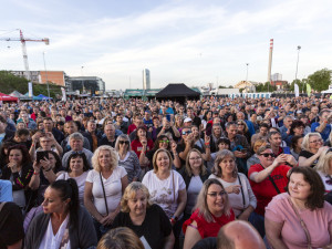 FOTOGALERIE: Sandra a Michal David rozjeli hudební show u Šantovky. Za písničkou dorazil i expremiér Babiš