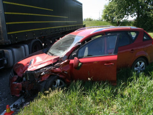 Cizinec s kamionem přejel do protisměru a přišla srážka. Nadýchal přes jeden a půl promile